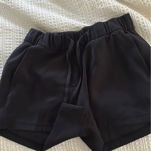 Lulu lemon size 4 black shorts